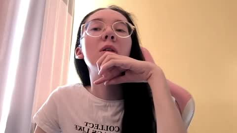 Aria online show from April 2026 02:40:02 AM