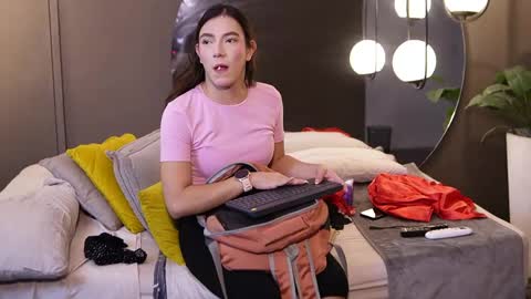 Ariaa online show from April 2026 06:42:02 PM