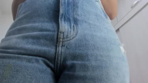 ariacoral online show from December 2025 01:06:01 PM