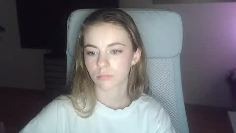 AriaCreazy online show from April 2026 08:25:02 PM