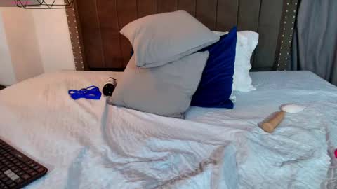 ariadelune7 online show from April 2026 09:53:02 PM