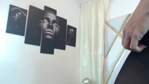 Snapshot of ariadna_wells chatting on November 2025 02:17:01 PM A R I online show from November 2025 02:17:01 PM