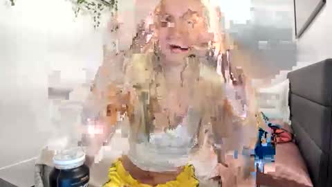 Ariah online show from June 2026 10:25:01 PM