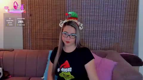 Snapshot of ariana_cross_ chatting on December 2025 12:43:02 PM Ariana Cruz online show from December 2025 12:43:02 PM