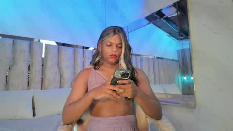 Snapshot of ariana_grande233 chatting on May 2026 11:40:01 AM ariana_grande233 online show from May 2026 11:40:01 AM
