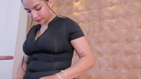  ARIANA MORELLY online show from April 2026 12:00:02 PM