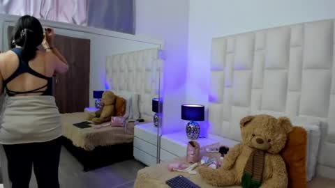  ariana  online show from April 2026 04:40:01 PM