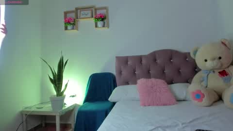 Arianna online show from November 2025 01:00:02 AM