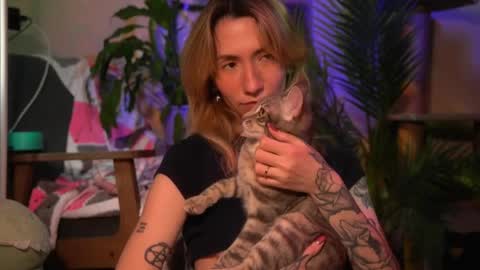 Olivka online show from April 2026 08:01:02 AM