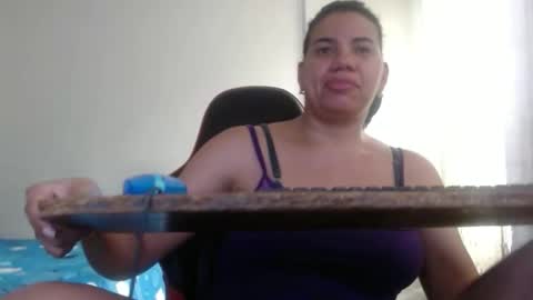 ariannaloovel online show from November 2025 06:06:02 PM