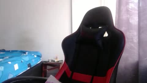 ariannaloovel online show from December 2025 03:08:01 PM