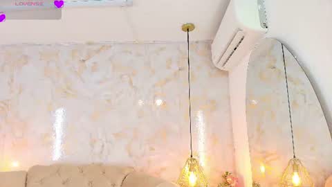 Arianna online show from August 2026 12:19:01 PM