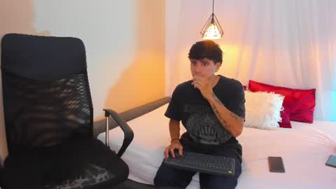 Snapshot of ariblake chatting on June 2026 06:29:01 PM Ari and Aiden online show from June 2026 06:29:01 PM