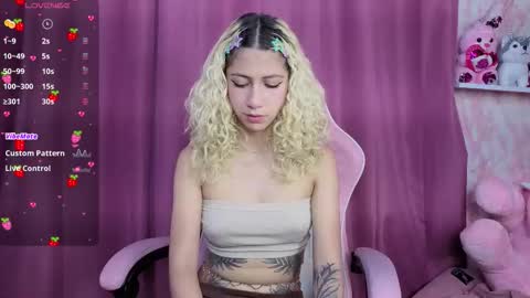 Ari Bunnie  online show from November 2025 08:51:01 PM