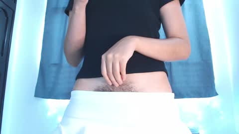 Ariel Pink Diamond online show from April 2026 08:13:02 PM