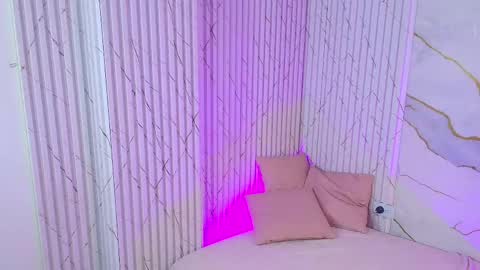  ARIEL  online show from April 2026 09:39:33 PM