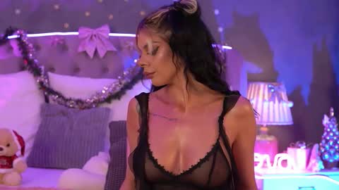 Snapshot of ariellsweety chatting on December 2025 06:01:02 PM Ariell online show from December 2025 06:01:02 PM