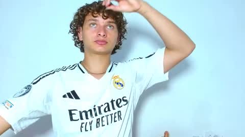 Ariel Aoir online show from April 2026 11:36:01 PM