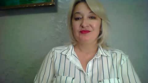 Snapshot of arielxloveresss chatting on May 2026 01:18:02 PM ArielXLoveresss online show from May 2026 01:18:02 PM