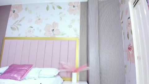 Snapshot of arietta_skinny chatting on March 2026 02:50:01 PM Arietta online show from March 2026 02:50:01 PM
