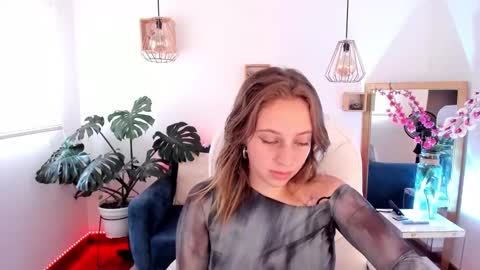 Ari  online show from January 2025 07:32:01 PM