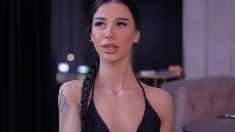 Arina online show from December 2025 06:15:01 PM