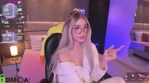 Snapshot of arinextdoor chatting on November 2025 11:38:02 PM Ari online show from November 2025 11:38:02 PM