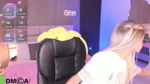 Snapshot of arinextdoor chatting on November 2025 11:37:02 PM Ari online show from November 2025 11:37:02 PM