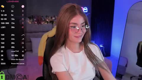 Snapshot of arinextdoor chatting on December 2025 01:21:02 AM Ari online show from December 2025 01:21:02 AM