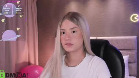 Ari  online show from February 2026 04:06:02 AM