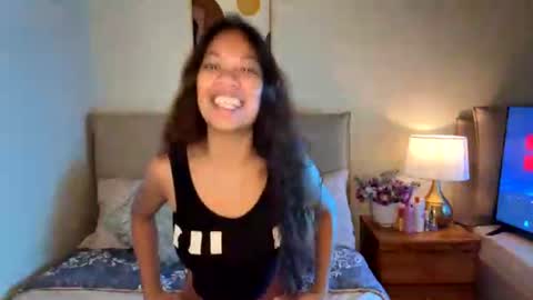 Snapshot of aristruths chatting on June 2026 02:25:01 AM Ari online show from June 2026 02:25:01 AM