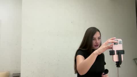 Snapshot of arivelle chatting on November 2025 11:27:01 AM arivelle online show from November 2025 11:27:01 AM