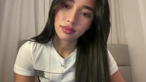 Snapshot of arivonne chatting on November 2025 03:07:02 PM Lily online show from November 2025 03:07:02 PM