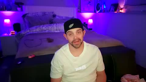 Nutter Butter online show from November 2025 04:45:02 AM