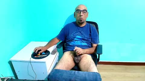 arnelux72 online show from June 2026 06:42:02 AM