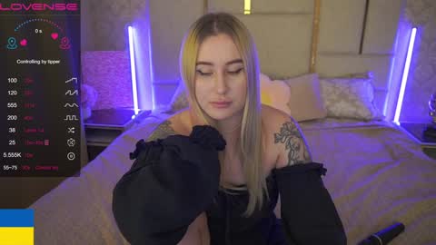 Snapshot of arolinanight chatting on December 2024 05:00:01 AM AROLINA online show from December 2024 05:00:01 AM