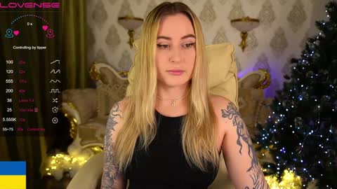 Snapshot of arolinanight chatting on December 2024 09:28:02 PM AROLINA online show from December 2024 09:28:02 PM