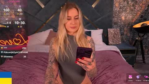 Snapshot of arolinanight chatting on October 2025 10:01:01 PM AROLINA online show from October 2025 10:01:01 PM