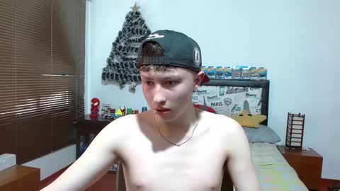 Snapshot of aron_miller18 chatting on December 2024 06:34:01 PM Aaron online show from December 2024 06:34:01 PM