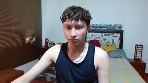 Snapshot of aron_miller18 chatting on January 2025 08:40:01 PM Aaron online show from January 2025 08:40:01 PM