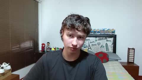 Snapshot of aron_miller18 chatting on January 2025 04:43:02 PM Aaron online show from January 2025 04:43:02 PM