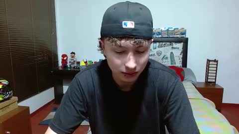 Snapshot of aron_miller18 chatting on February 2025 12:12:01 PM Aaron online show from February 2025 12:12:01 PM