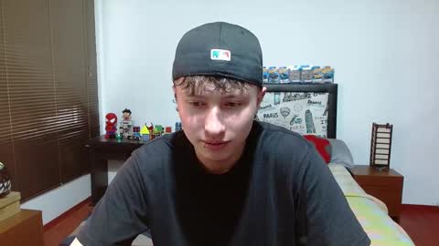 Snapshot of aron_miller18 chatting on February 2025 03:16:01 PM Aaron online show from February 2025 03:16:01 PM