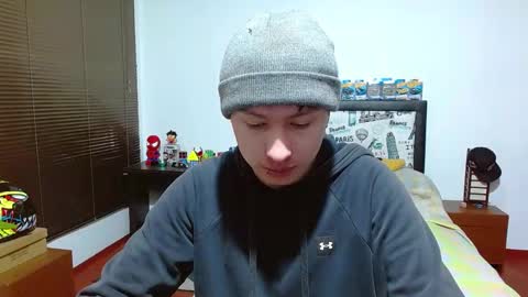 Snapshot of aron_miller18 chatting on February 2025 03:24:02 PM Aaron online show from February 2025 03:24:02 PM