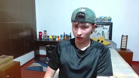 Snapshot of aron_miller18 chatting on March 2025 07:38:01 PM Aaron online show from March 2025 07:38:01 PM