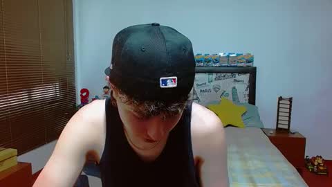 Snapshot of aron_miller18 chatting on March 2025 05:01:01 PM Aaron online show from March 2025 05:01:01 PM