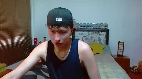 Snapshot of aron_miller18 chatting on March 2025 08:03:02 PM Aaron online show from March 2025 08:03:02 PM