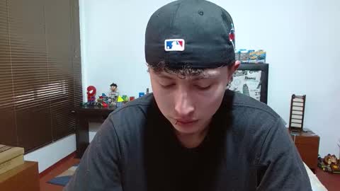 Snapshot of aron_miller18 chatting on March 2025 07:28:02 PM Aaron online show from March 2025 07:28:02 PM