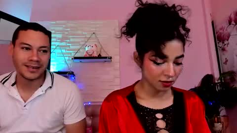 Snapshot of aronandmoli chatting on May 2026 11:49:01 AM aronandmoli online show from May 2026 11:49:01 AM