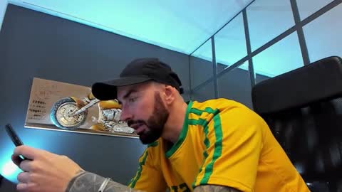 AronGrant online show from November 2025 10:03:01 AM